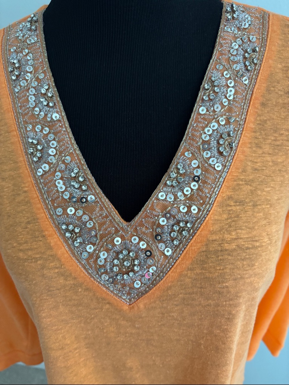 Chico's Tangerine V-Neck Tunic with Sequin Embellished Neckline Chico size 0 - Picture 2 of 4